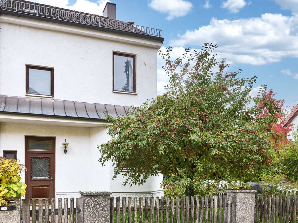 Thumbnail-Haus zum Kaufen in München 1.199.000,00 € 211 m²