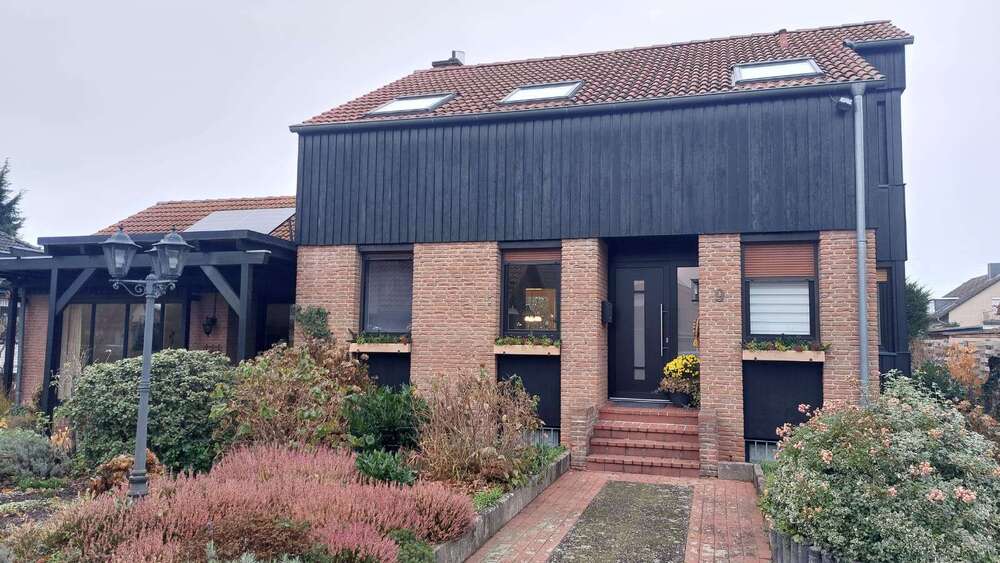 Thumbnail-Haus zum Kaufen in Garbsen 579.900,00 € 159.59 m²