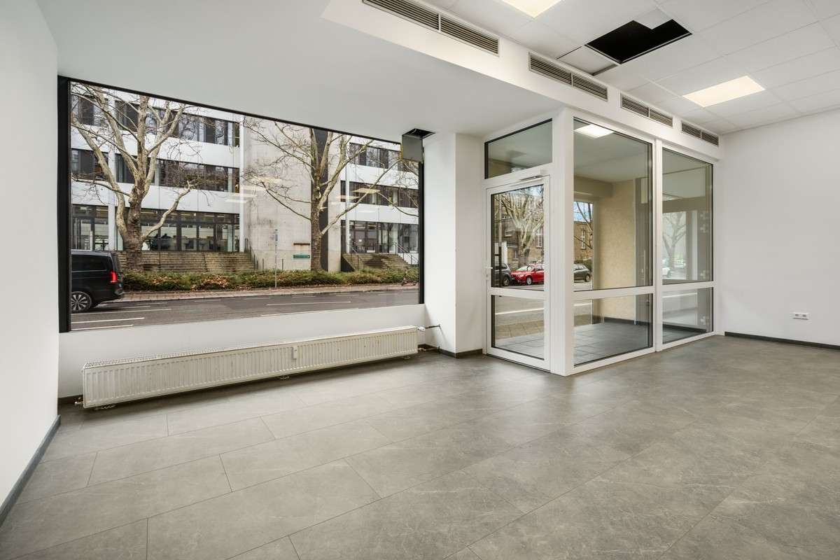 Thumbnail-Einzelhandel in Karlsruhe 1.500,00 € 92 m²
