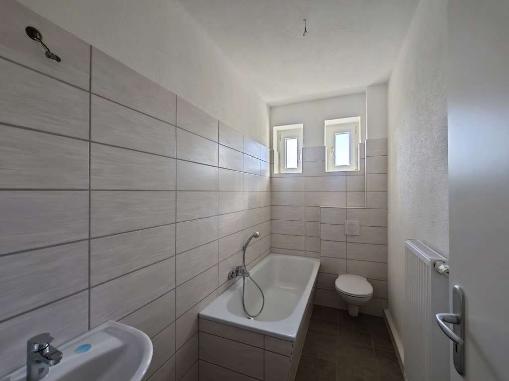 Thumbnail-Wohnung zum Mieten in Halle (Saale) 431,00 € 63.37 m²