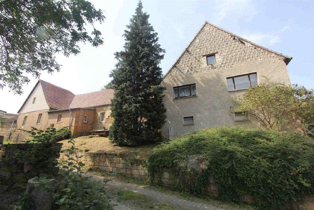 Thumbnail-Haus zum Kaufen in Querfurt-Weißenschirmbach 89.000,00 € 135 m²