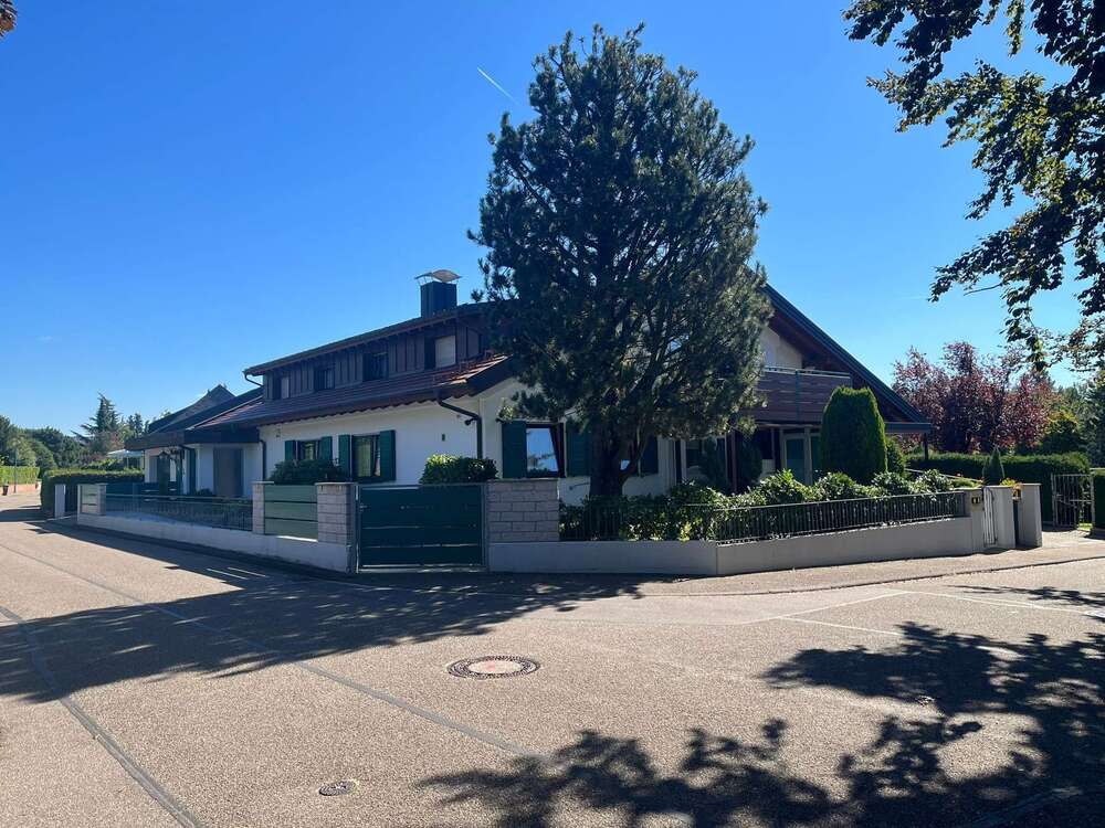 Thumbnail-Haus zum Kaufen in Waldbronn 1.150.000,00 € 369 m²