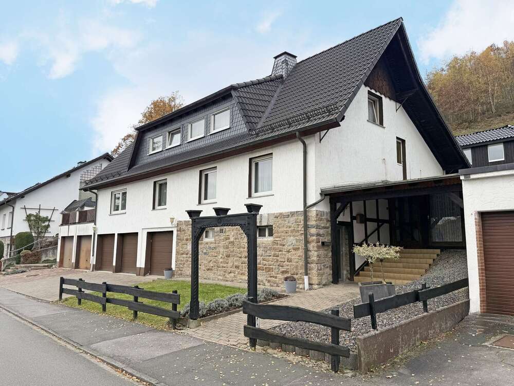 Thumbnail-Haus zum Kaufen in Sundern (Sauerland) 189.000,00 € 209 m²