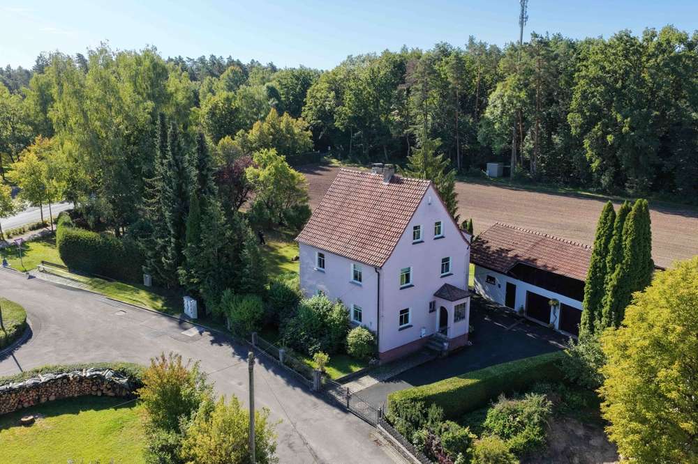 Thumbnail-Haus zum Kaufen in Weidhausen bei Coburg Neuensorg 295.000,00 € 150 m²