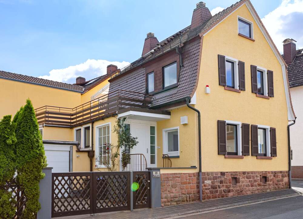 Thumbnail-Haus zum Mieten in Dreieich 3.200,00 € 207 m²