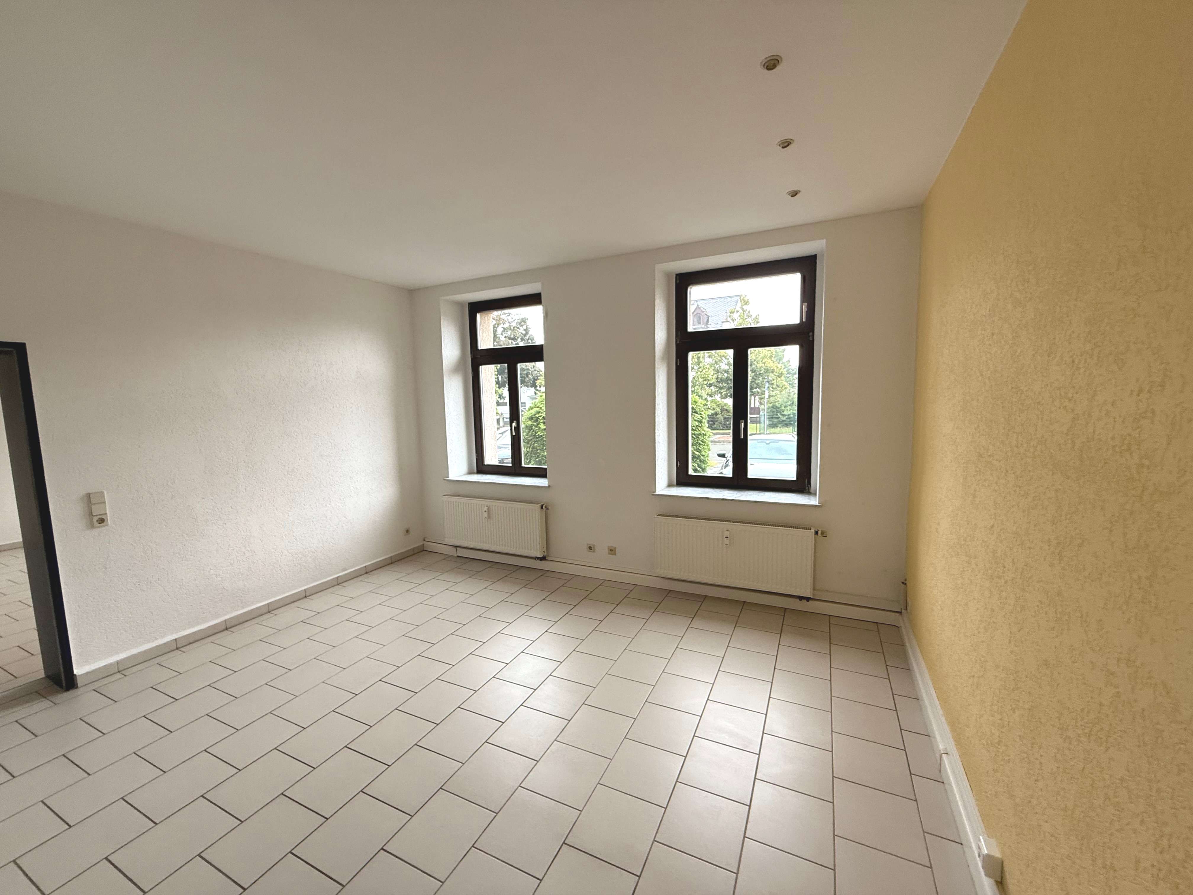 Thumbnail-Wohnung zum Mieten in Reichenbach, Vogtl 350,00 € 70 m²