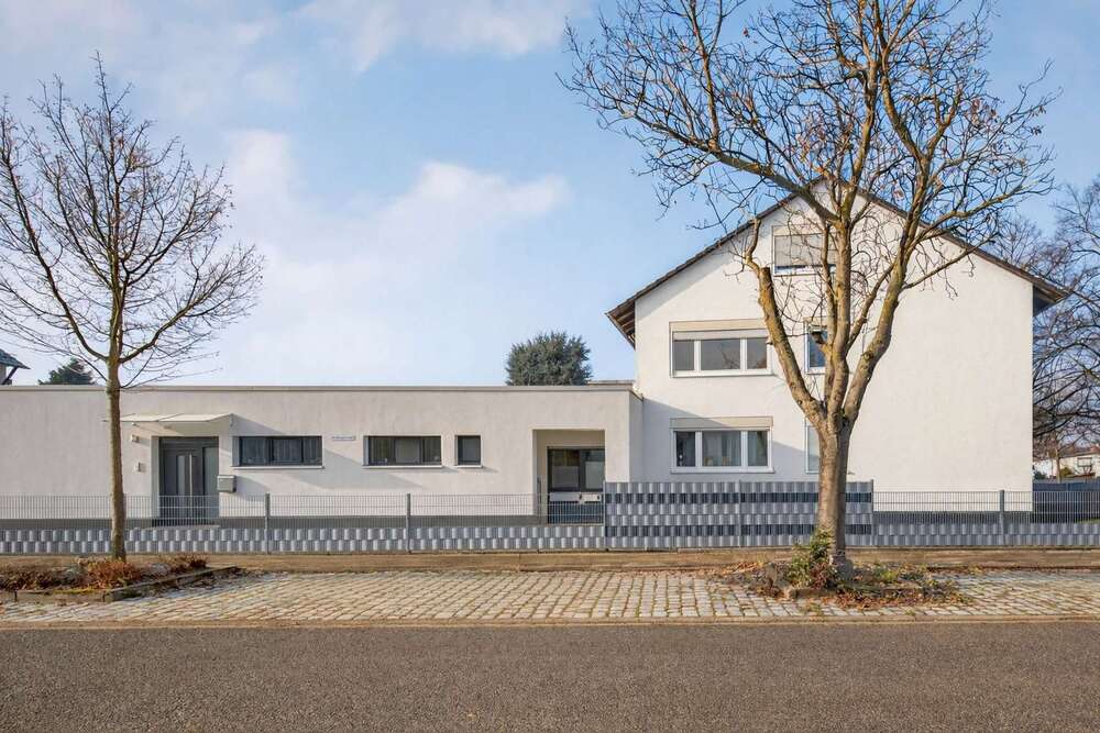 Thumbnail-Haus zum Kaufen in Karlsruhe 1.670.000,00 € 552 m²