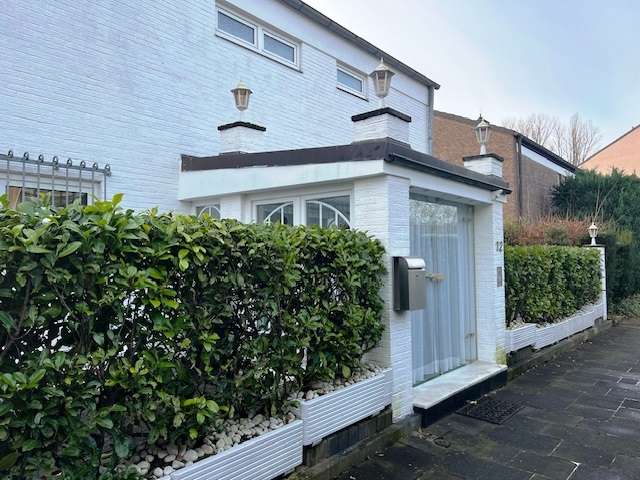 Thumbnail-Haus zum Kaufen in Neuss 215.000,00 € 164 m²