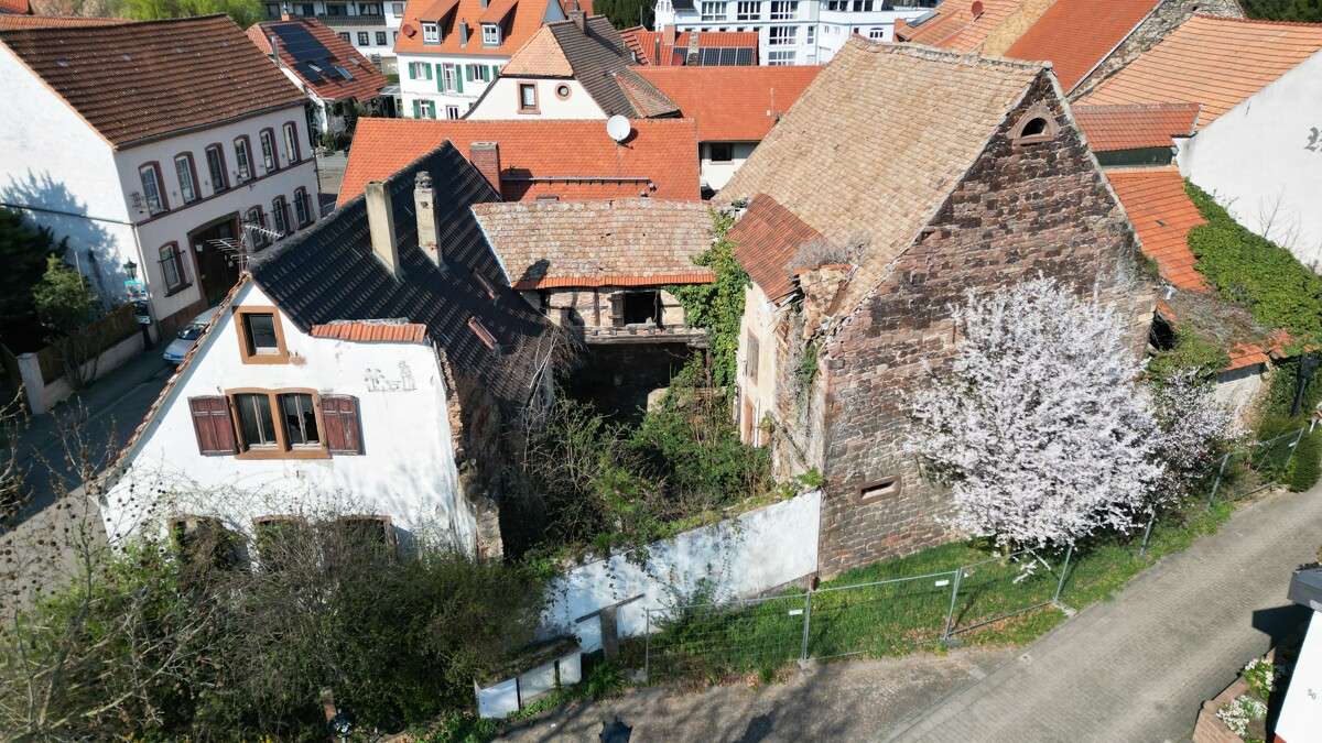 Thumbnail-Haus zum Kaufen in Grünstadt Asselheim 139.900,00 € 111 m²