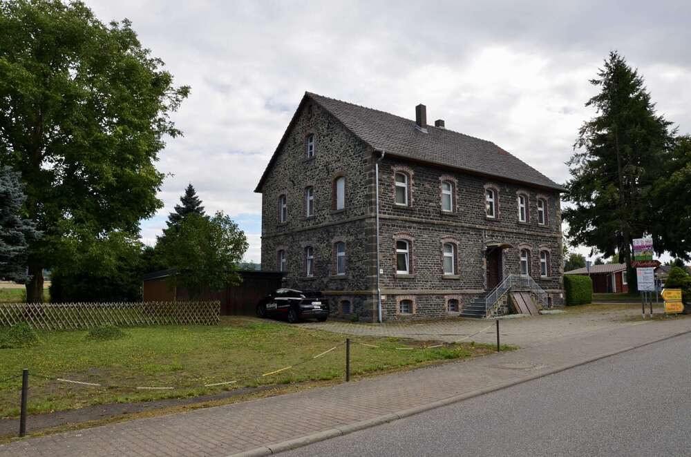 Thumbnail-Haus zum Kaufen in Homberg (Efze) 180.000,00 € 280 m²
