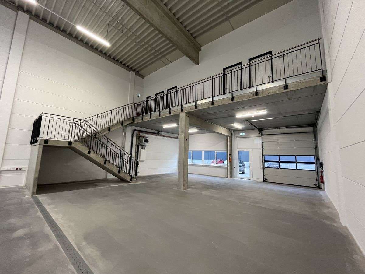 Thumbnail-Halle in Hamburg Jenfeld 4.930,00 € 300 m²