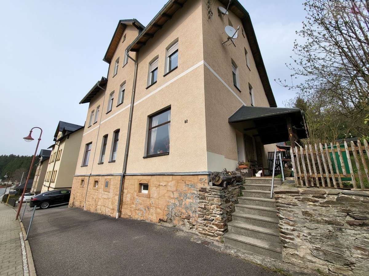 Thumbnail-Wohnung zum Mieten in Lauter-Bernsbach OT Oberpfannenstiel 690,00 € 115 m²