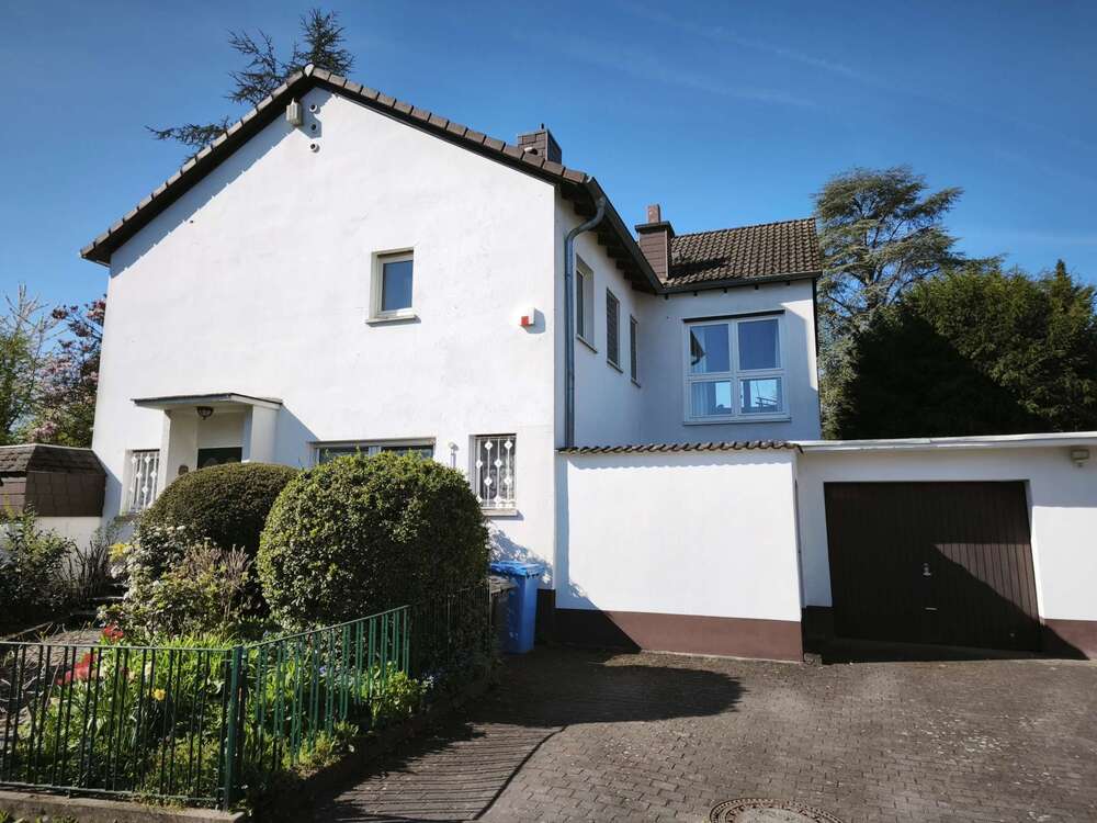 Thumbnail-Haus zum Kaufen in Schwalbach 1.150.000,00 € 250 m²