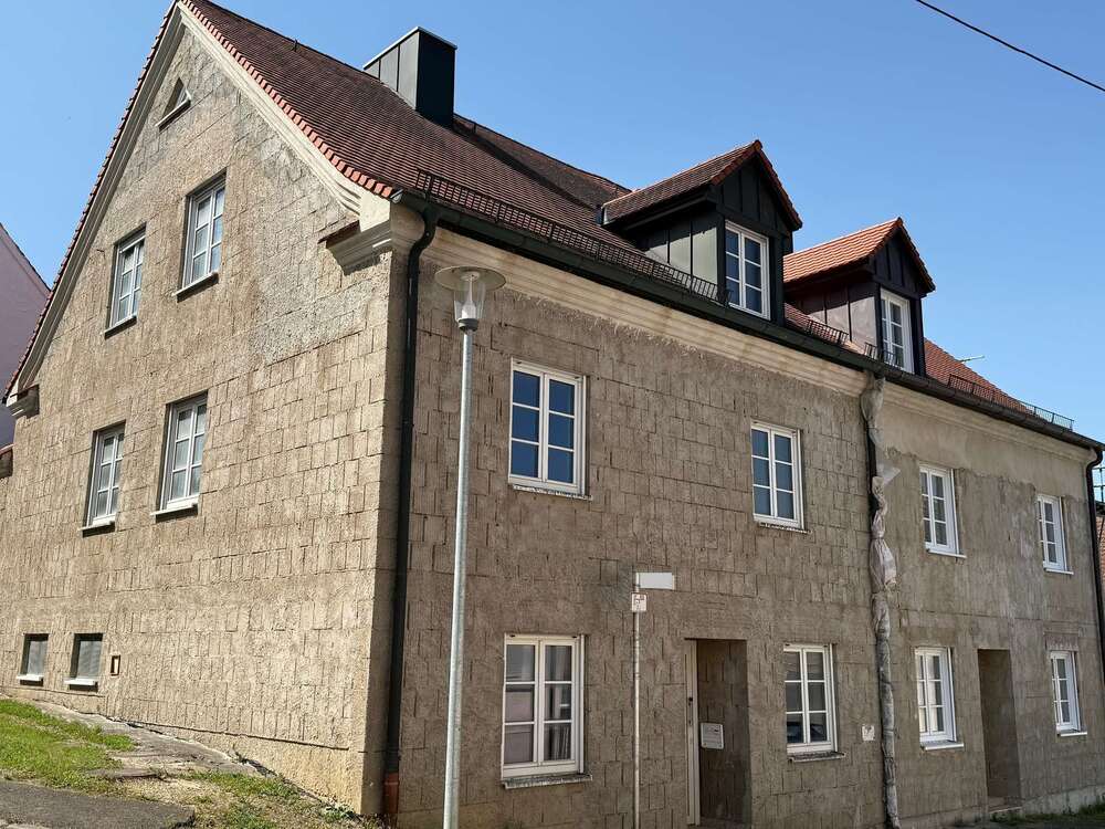 Thumbnail-Haus zum Kaufen in Harburg (Schwaben) 490.000,00 € 235 m²