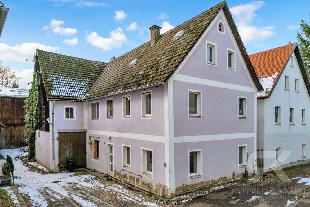 Thumbnail-Haus zum Kaufen in Vohenstrauß 139.000,00 € 130 m²