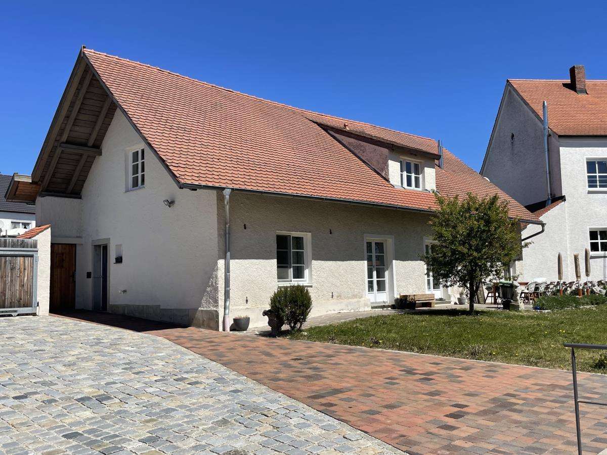 Thumbnail-Haus zum Mieten in Kelheim 1.100,00 € 128 m²