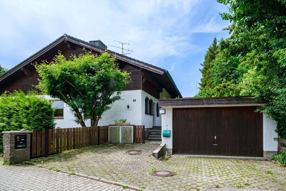 Thumbnail-Haus zum Kaufen in Otterfing 1.300.000,00 € 180 m²