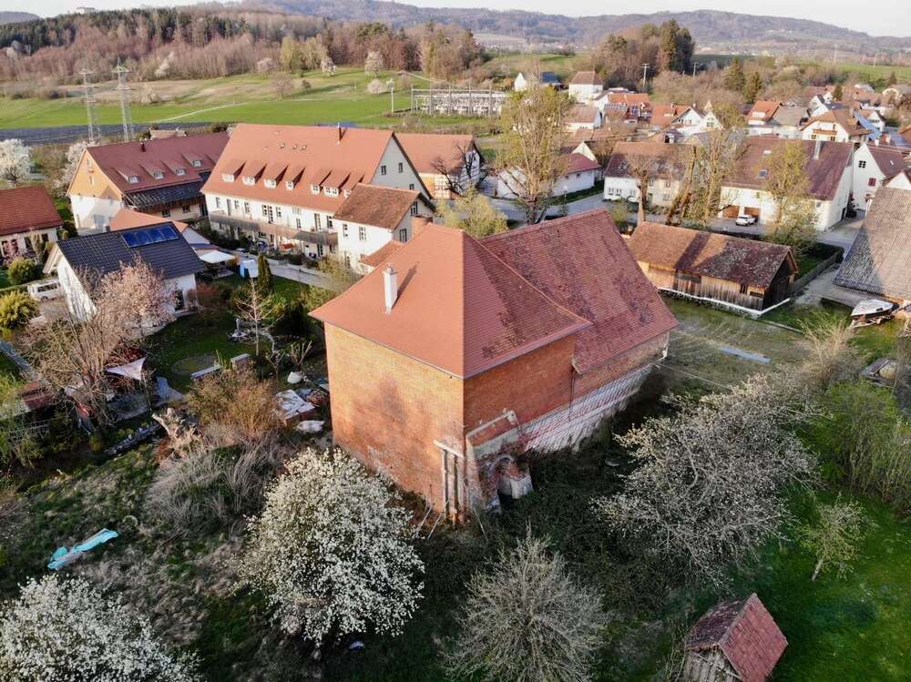 Thumbnail-Haus zum Kaufen in Salem 520.000,00 € 350 m²