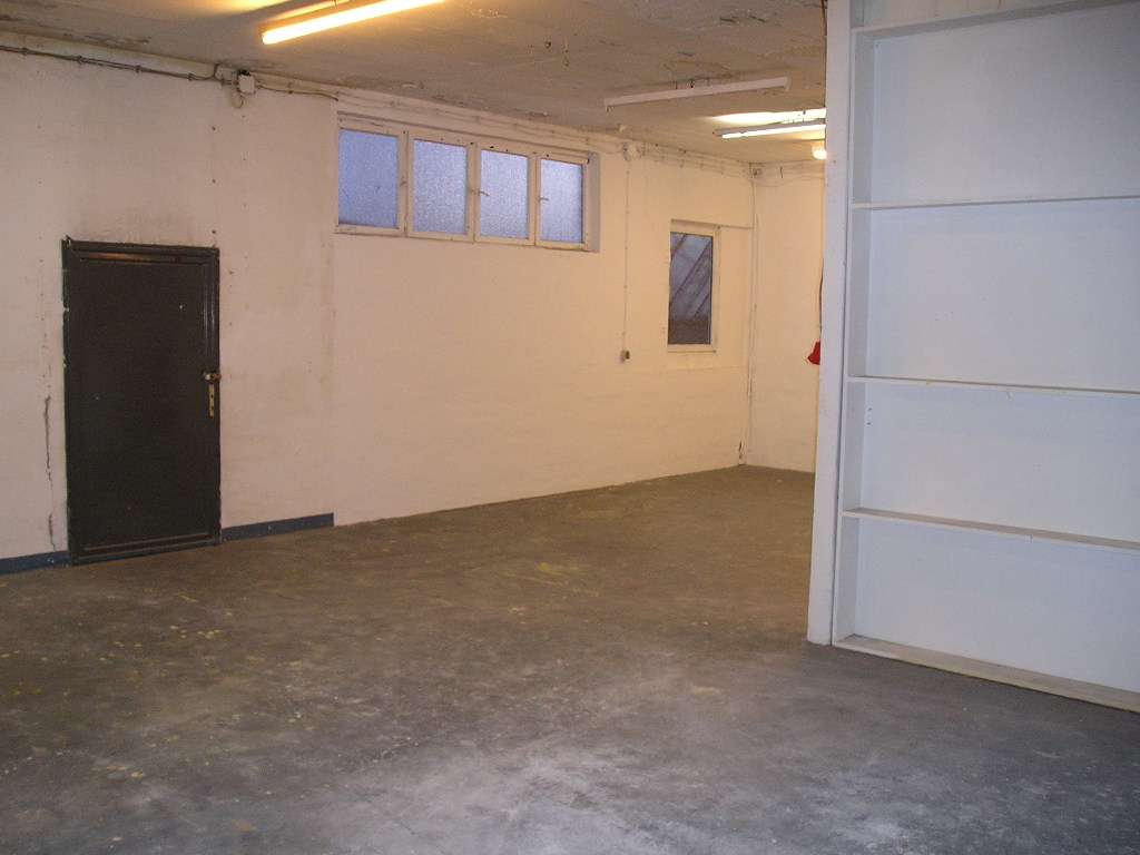 Thumbnail-Halle in Königswinter-Niederdollendorf 500,00 € 90 m²