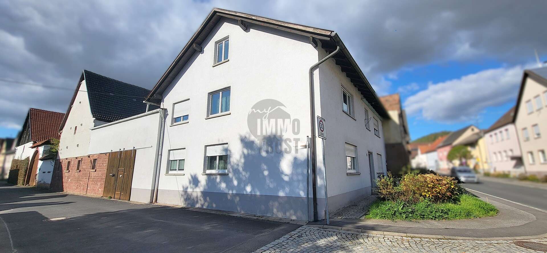 Thumbnail-Haus zum Kaufen in Neubrunn Böttigheim 375.000,00 € 201.5 m²