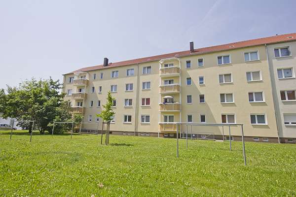 Thumbnail-Wohnung zum Mieten in Halle (Saale) 351,00 € 48.74 m²