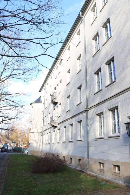 Thumbnail-Wohnung zum Mieten in Zwickau 1.000,00 € 136 m²