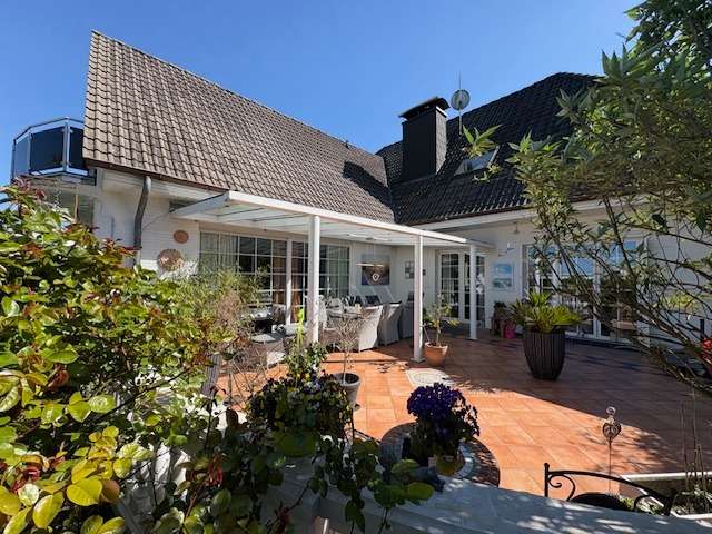 Thumbnail-Haus zum Kaufen in Oerlinghausen 789.000,00 € 277.49 m²