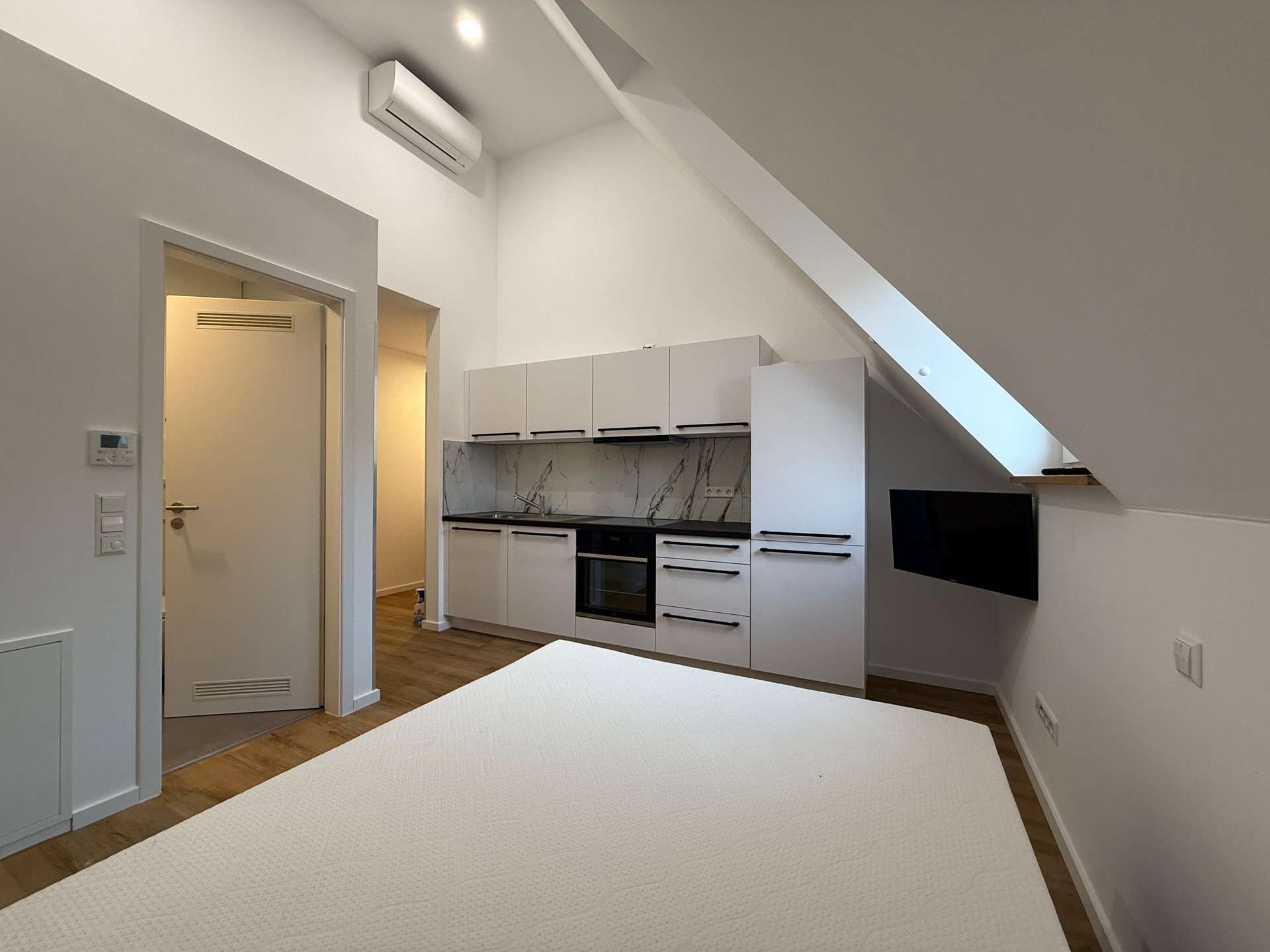 Thumbnail-Wohnung zum Mieten in Karlsruhe 950,00 € 20 m²