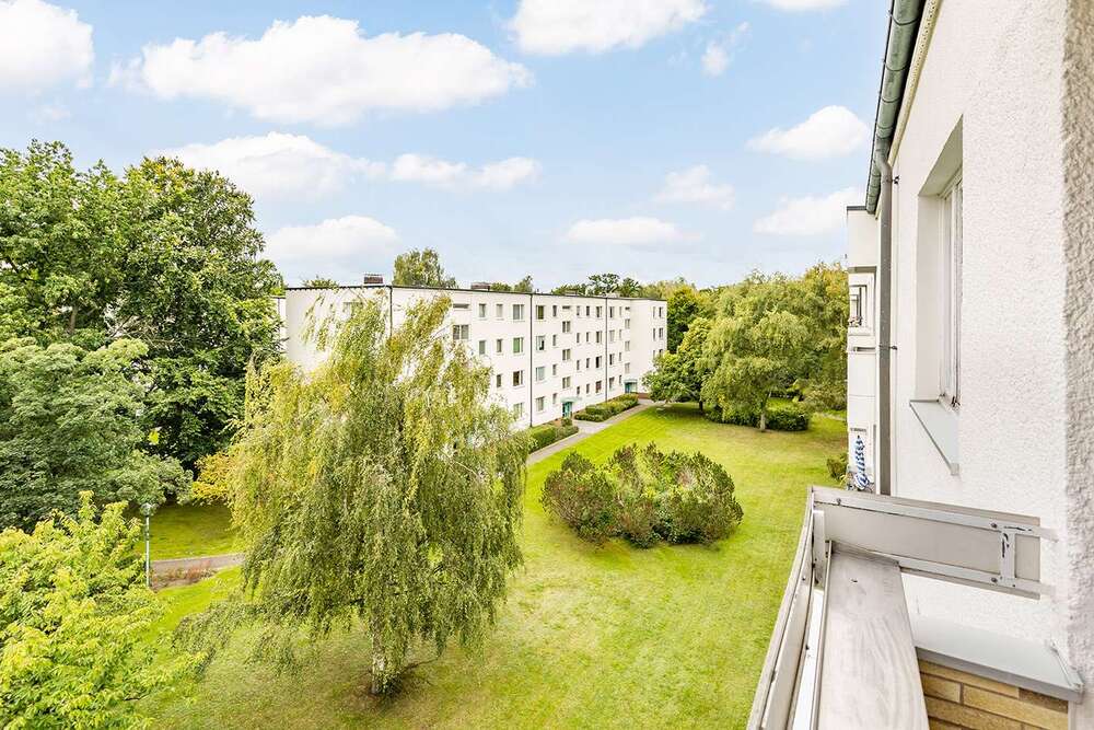 Thumbnail-Wohnung zum Kaufen in Berlin-Buckow 279.000,00 € 79.95 m²