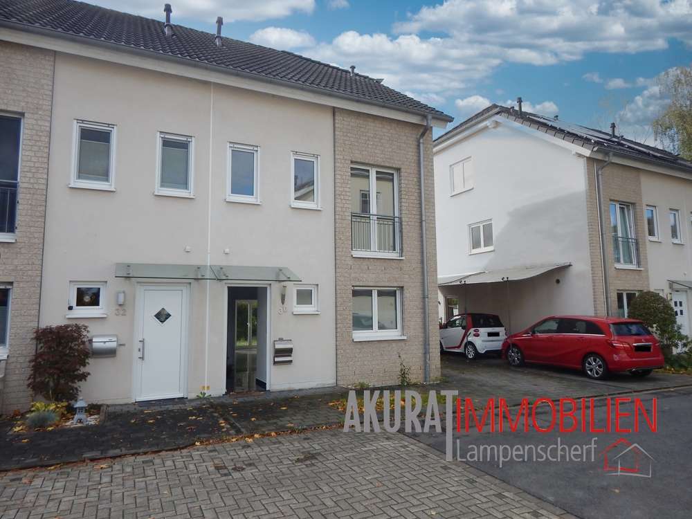 Thumbnail-Haus zum Mieten in Leverkusen 1.900,00 € 155 m²