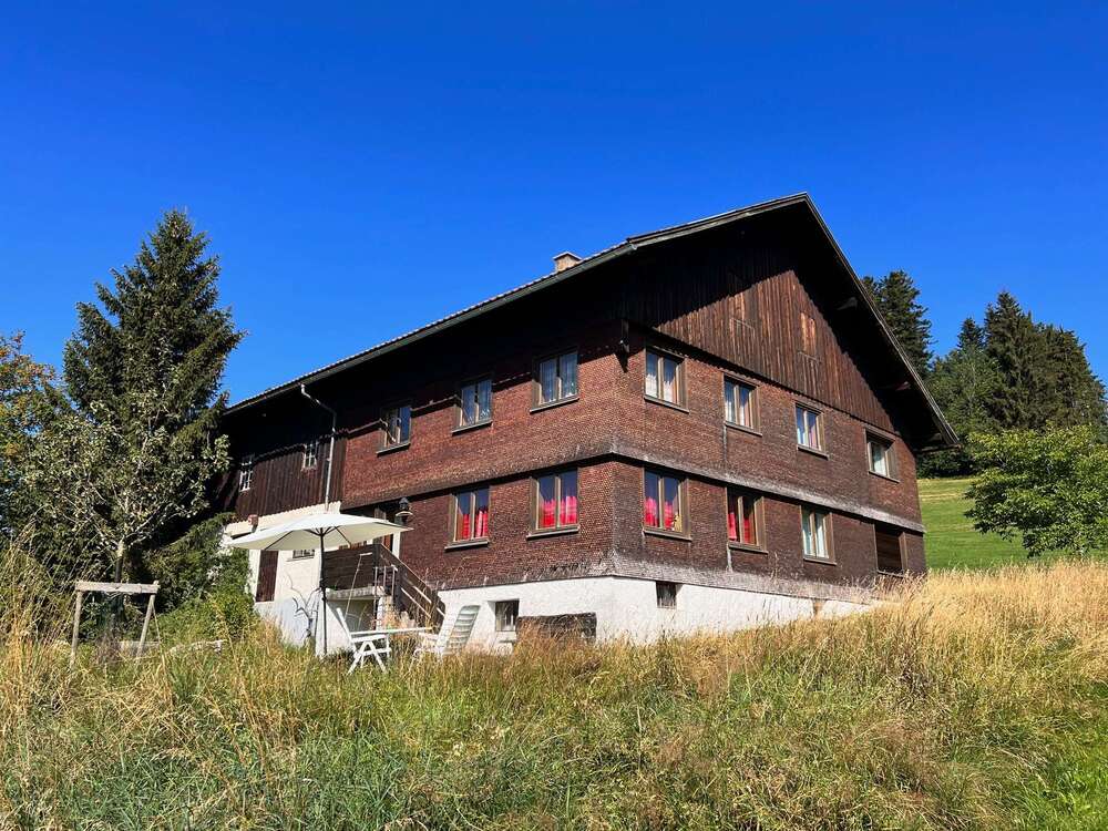 Thumbnail-Haus zum Kaufen in Stiefenhofen 1.250.000,00 € 300 m²
