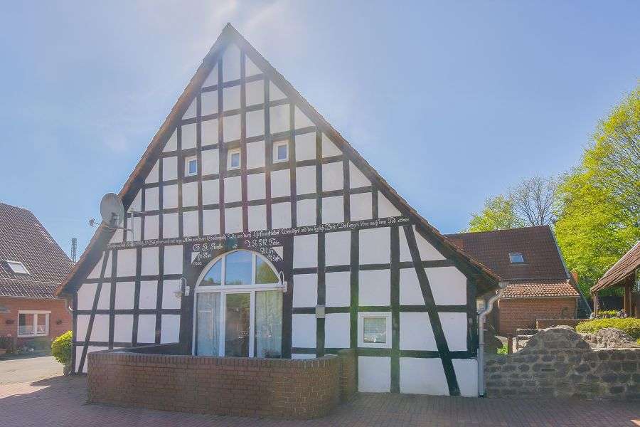 Thumbnail-Haus zum Kaufen in Hasbergen, Kreis Osnabrück 630.000,00 € 550 m²