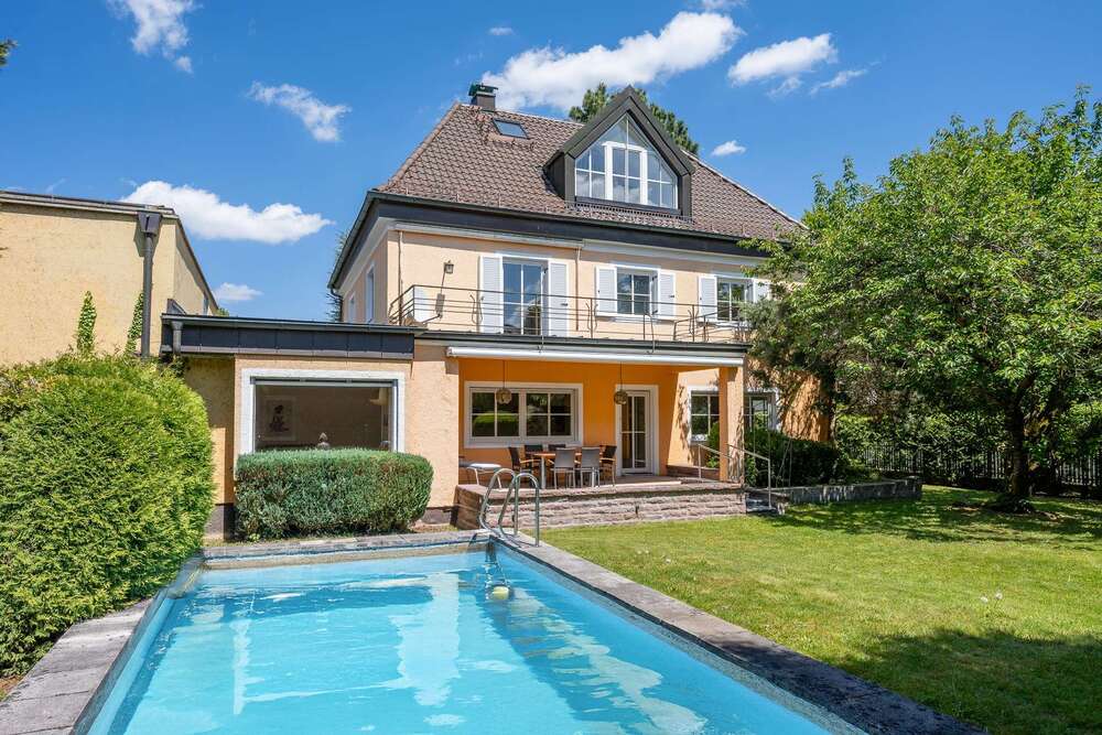 Thumbnail-Haus zum Kaufen in München 2.490.000,00 € 273.4 m²