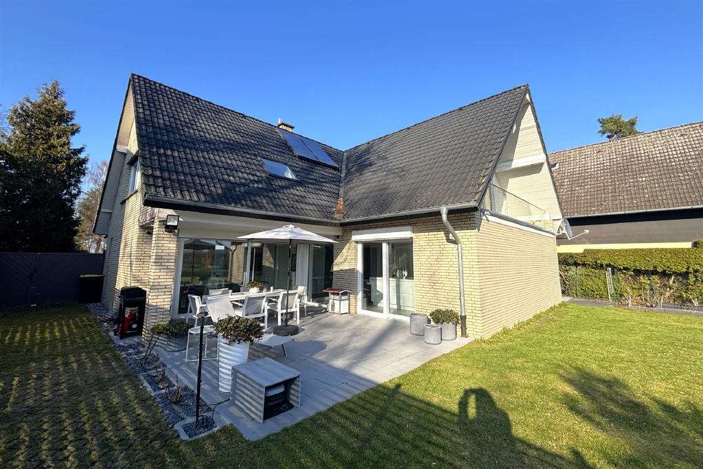 Thumbnail-Haus zum Kaufen in Lage 650.000,00 € 249 m²