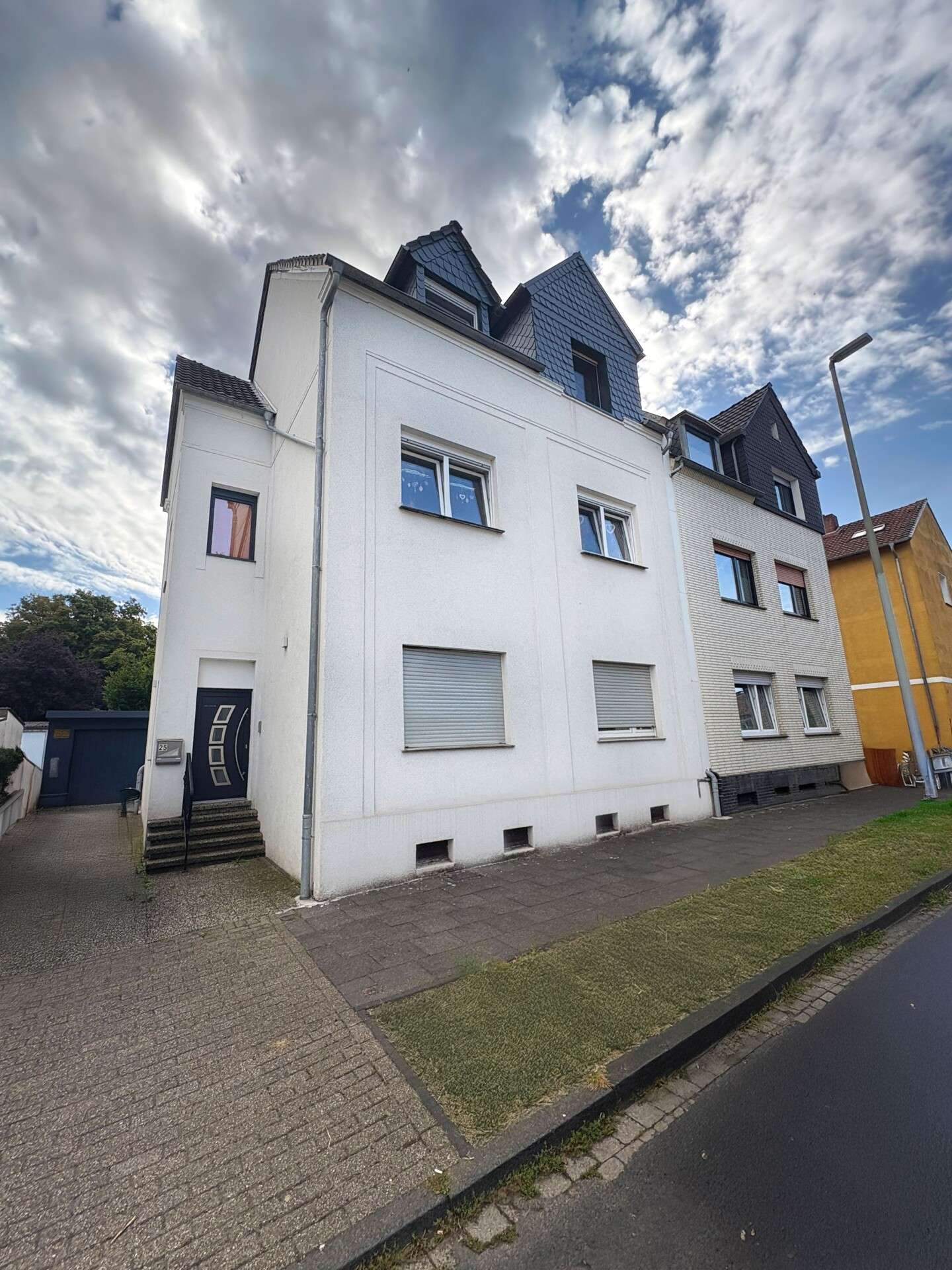 Thumbnail-Haus zum Kaufen in Dinslaken Hiesfeld 449.500,00 € 183.2 m²