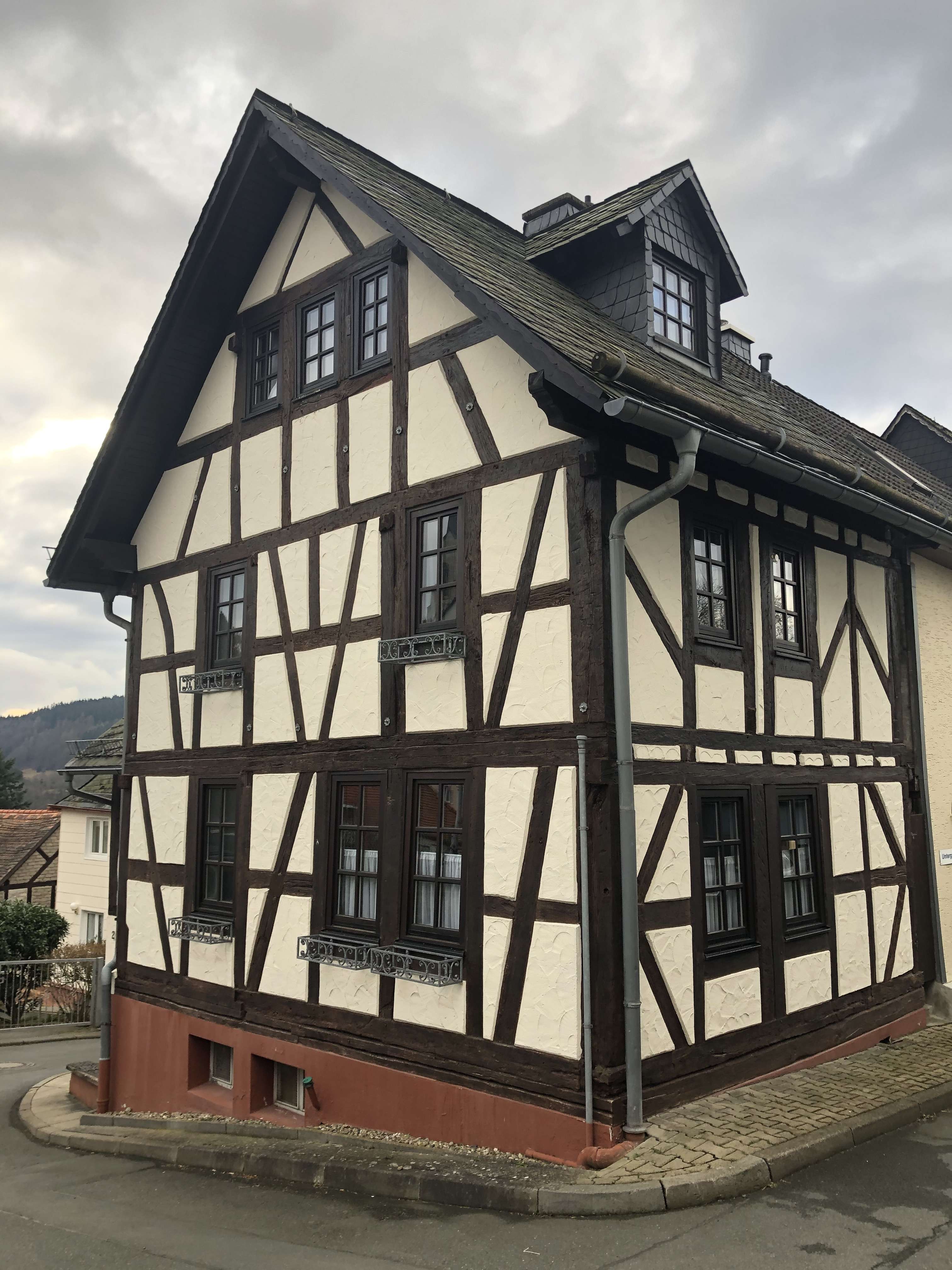 Thumbnail-Haus zum Mieten in Schmitten-Oberreifenberg 1.200,00 € 120 m²