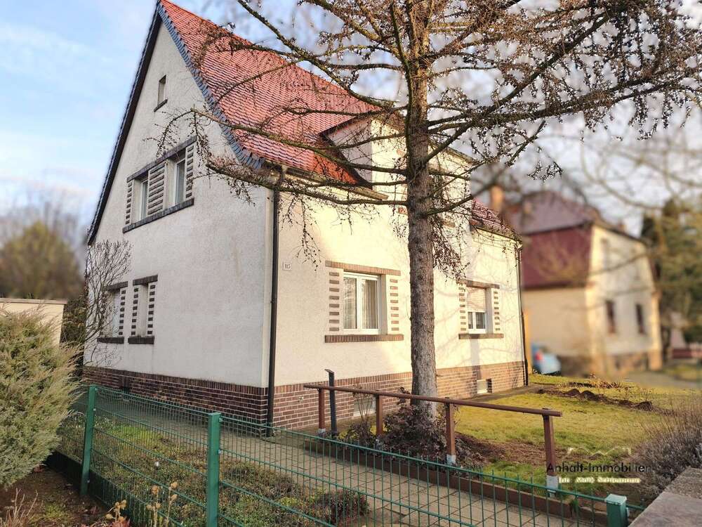 Thumbnail-Haus zum Kaufen in Bitterfeld-Wolfen 240.000,00 € 144 m²