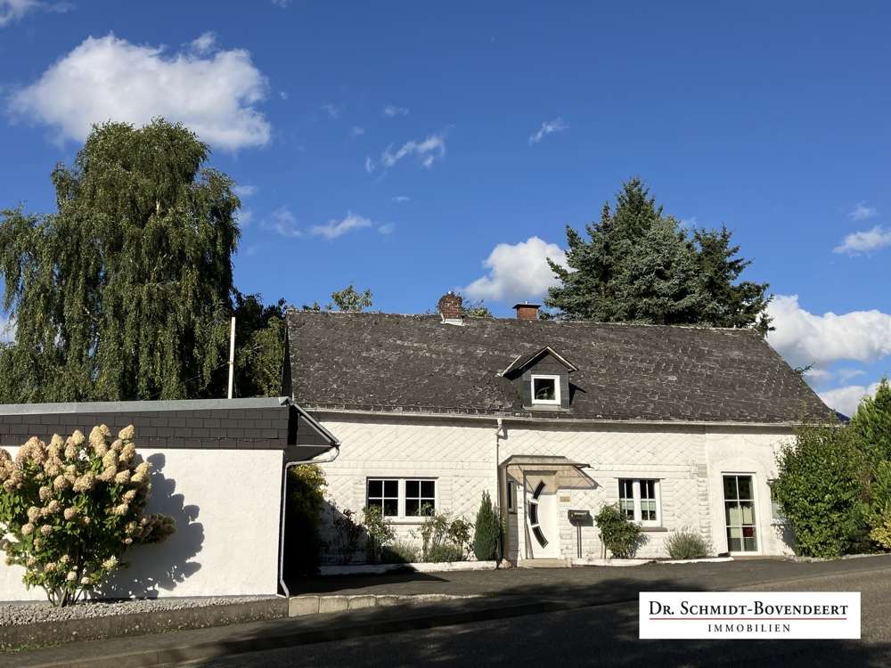 Thumbnail-Haus zum Kaufen in Weitefeld 170.000,00 € 124 m²