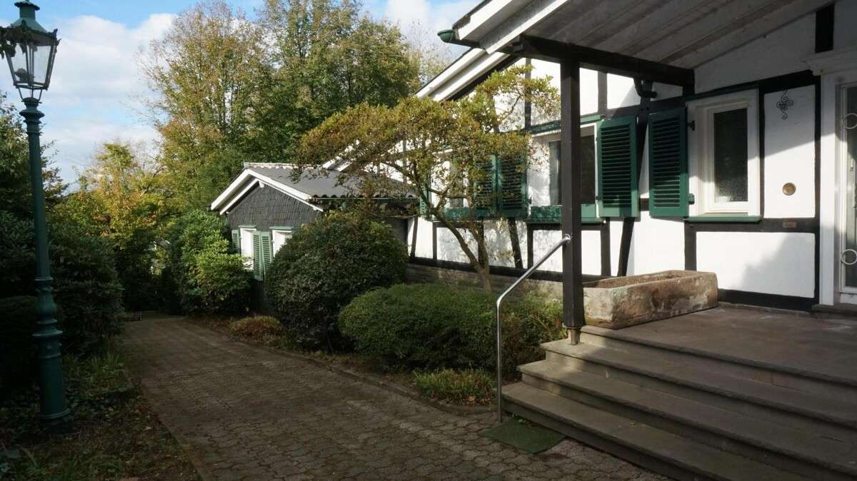 Thumbnail-Haus zum Kaufen in Wipperfürth 650.000,00 € 246 m²