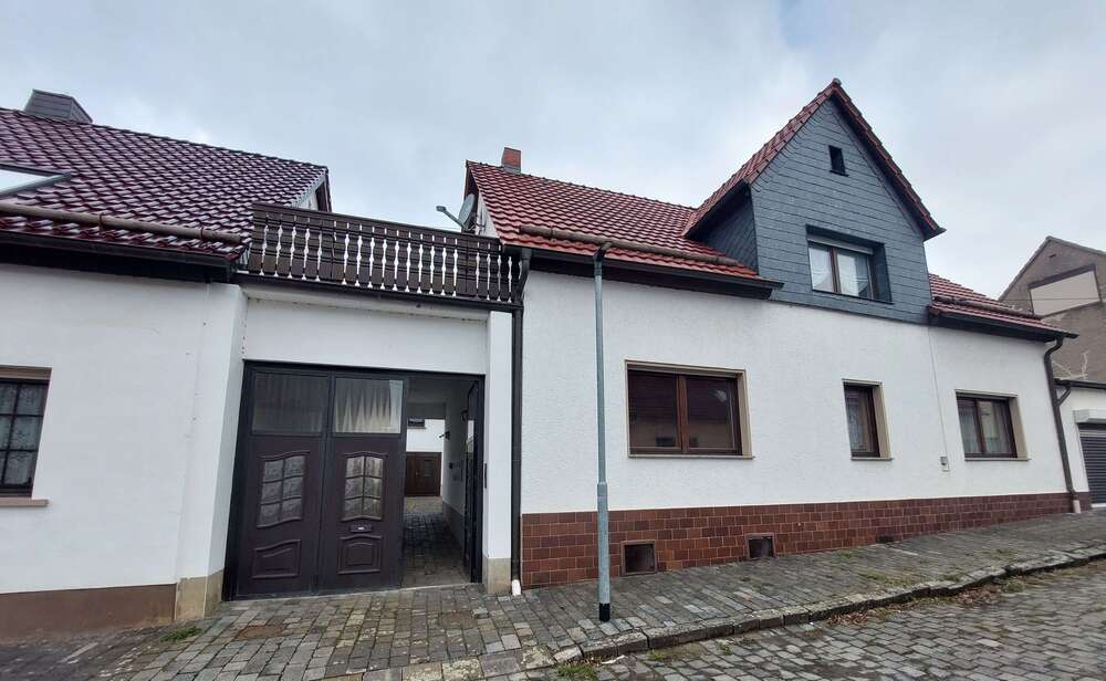 Thumbnail-Haus zum Kaufen in Helbra 159.000,00 € 170 m²