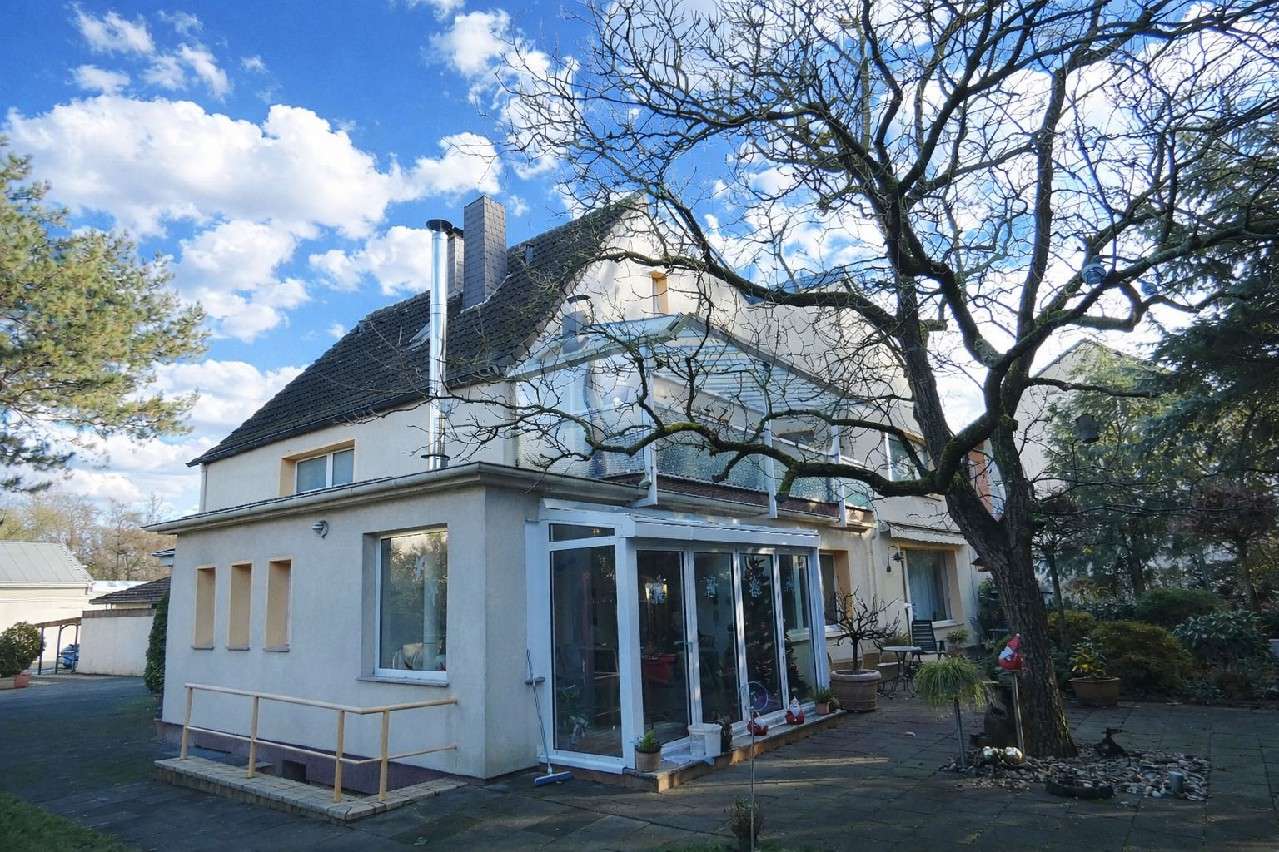 Thumbnail-Wohnung zum Mieten in Leverkusen 980,00 € 111 m²