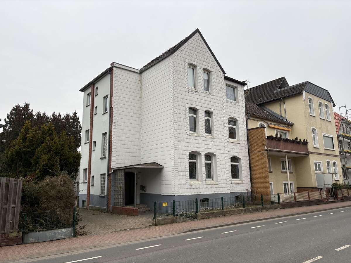 Thumbnail-Haus zum Kaufen in Wunstorf 300.000,00 € 210 m²