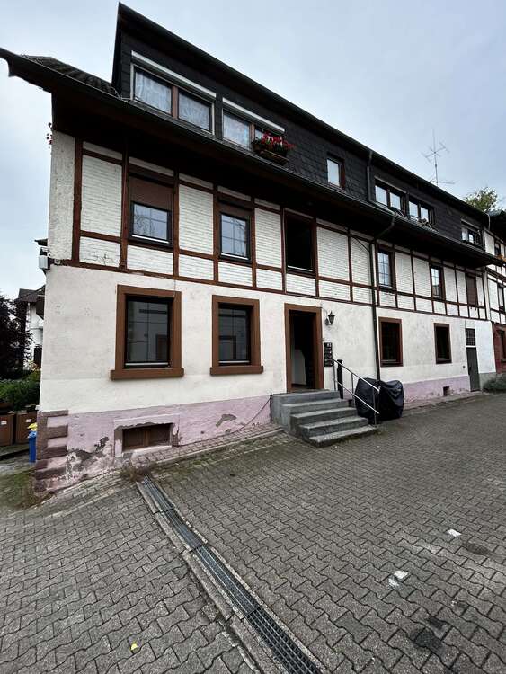 Thumbnail-Wohnung zum Kaufen in Baden-Baden 210.000,00 € 114.23 m²