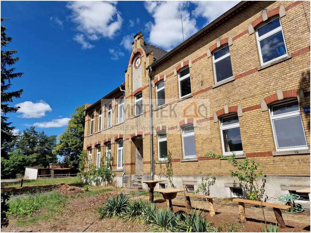 Thumbnail-Haus zum Kaufen in Bernsdorf 179.000,00 € 1230 m²