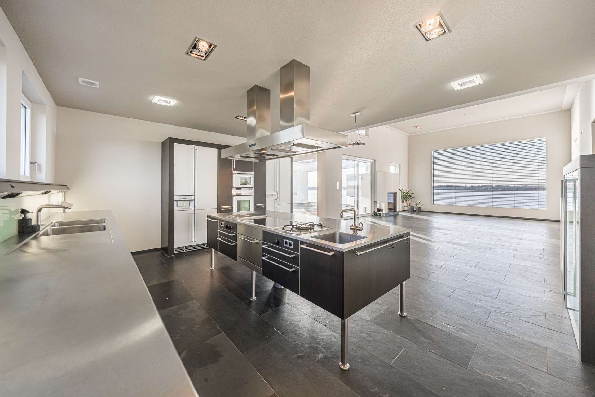 Thumbnail-Wohnung zum Mieten in Markkleeberg 8.000,00 € 453 m²