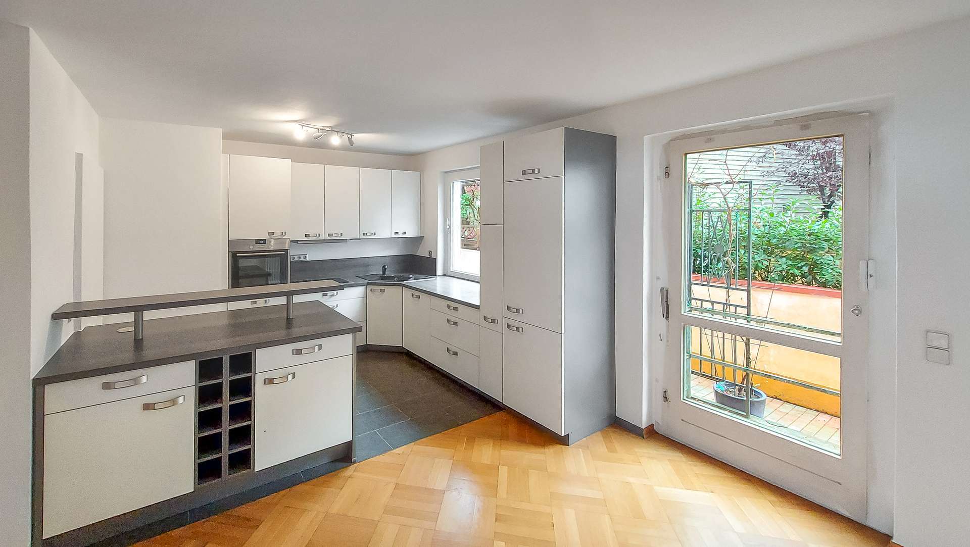 Thumbnail-Haus zum Kaufen in Hannover 695.000,00 € 210 m²