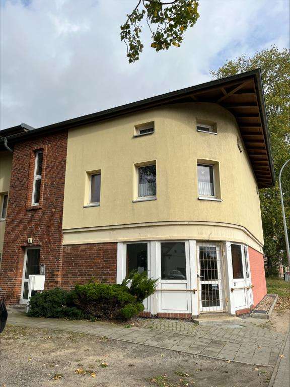 Thumbnail-Einzelhandel in Brandenburg an der Havel 694,72 € 86.84 m²