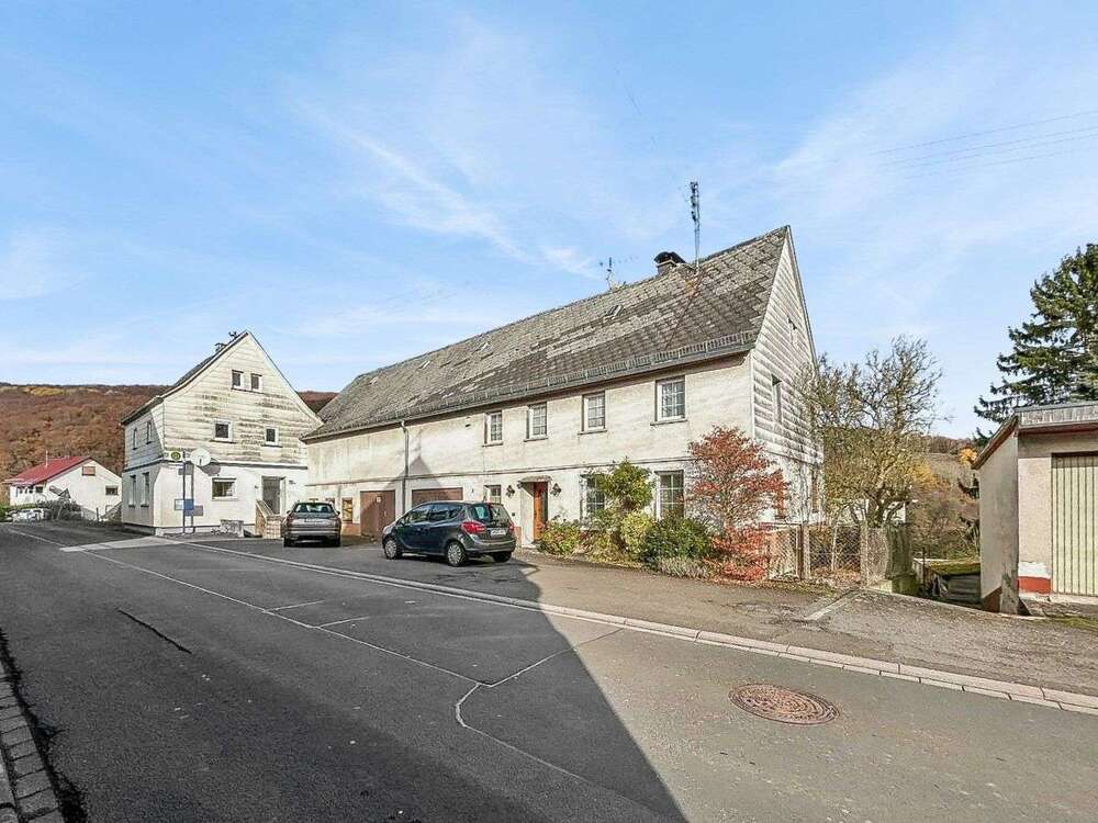 Thumbnail-Haus zum Kaufen in Rötsweiler-Nockenthal 167.000,00 € 226 m²