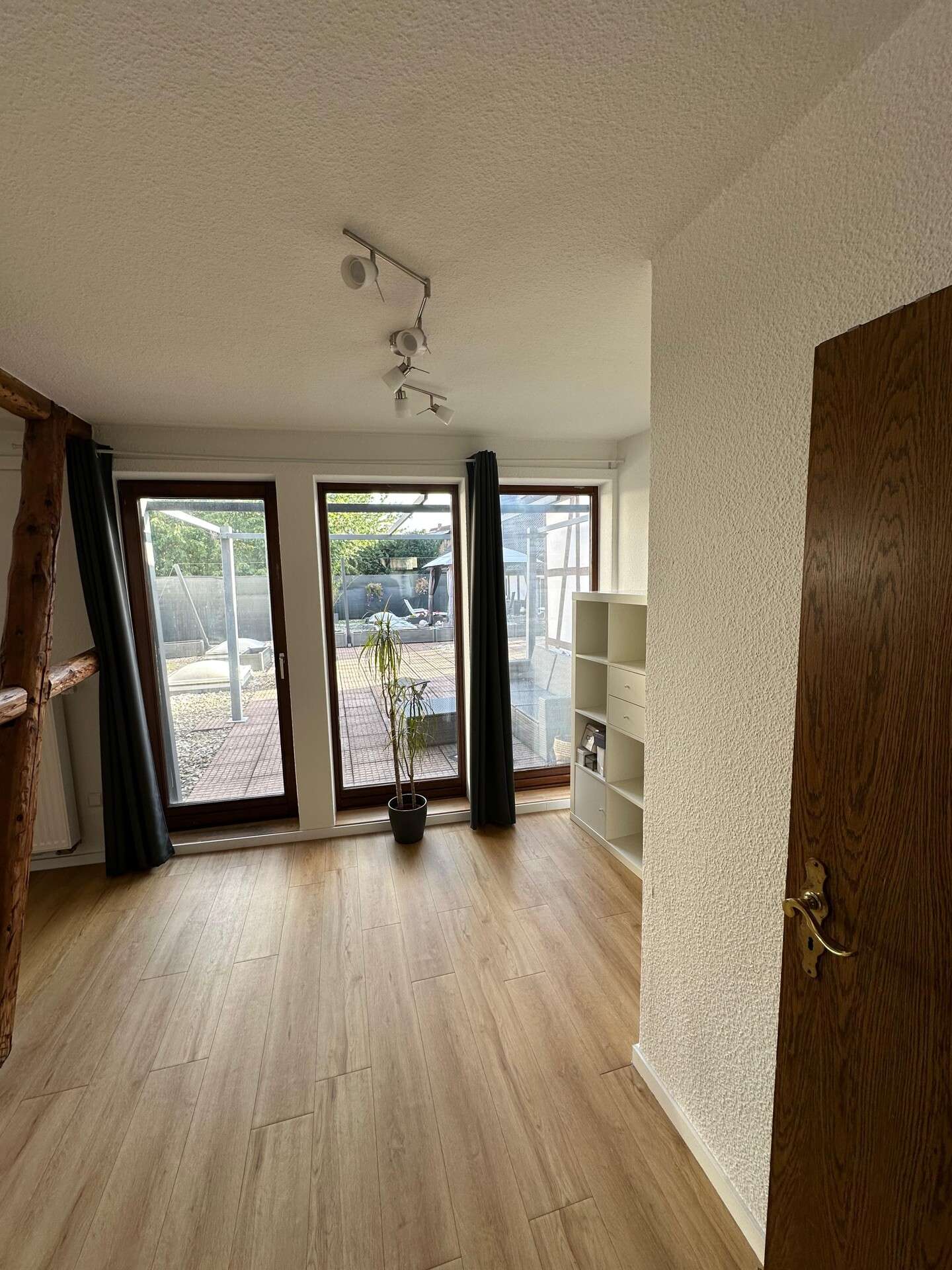 Thumbnail-Wohnung zum Mieten in Dransfeld 1.450,00 € 211 m²