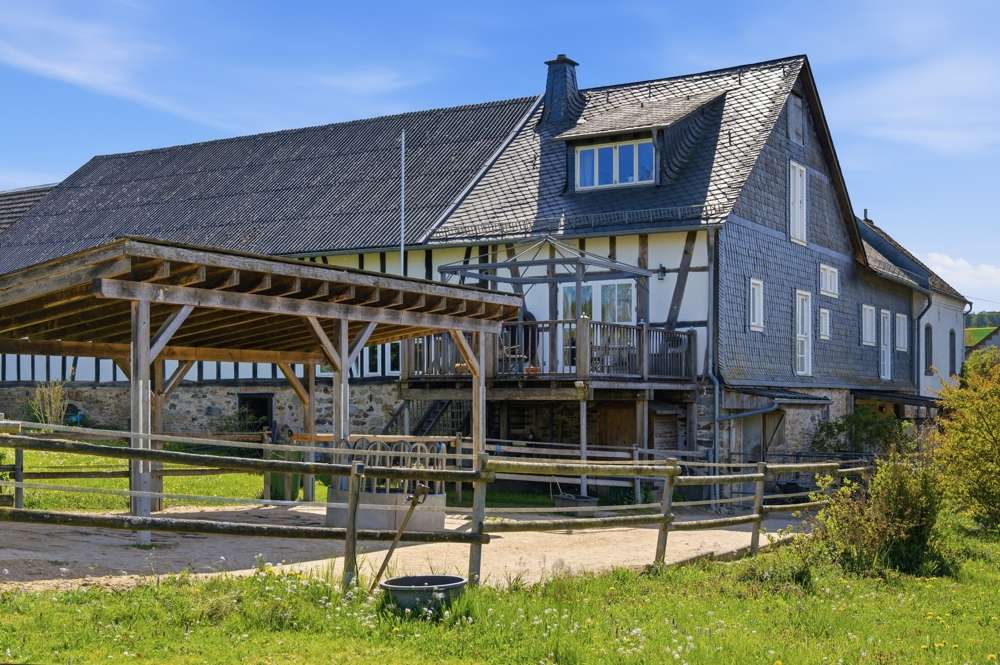 Thumbnail-Haus zum Kaufen in Eisighofen 330.000,00 € 192 m²
